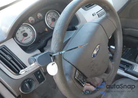 2010 Ford Focus Se z USA, uszkodzony, nr VIN 1FAHP3FN5AW296009